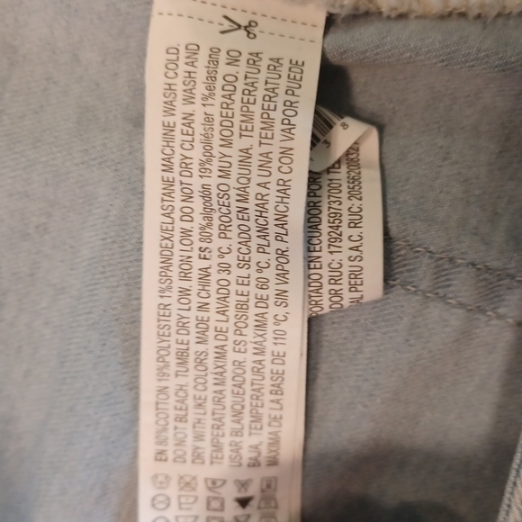 FOREVER 21 BUTTON DOWN JEAN SKIRT. - Picture 5 of 5